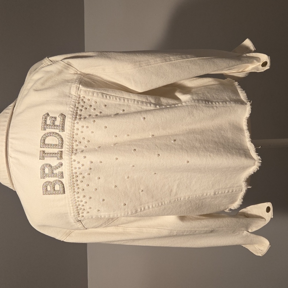 PEARL/RHINESTONE DETAIL WHITE DENIM JACKET